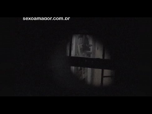 ❤️ Sarışın, içi boş tuğlaların arkasına gizlenmiş bir mahalle röntgencisi tarafından gizlice videoya alınır Porno tr.marketapp.top