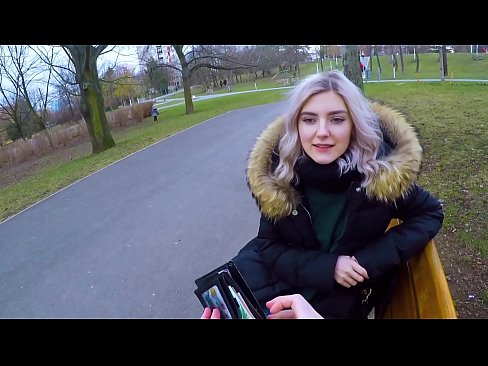 ❤️ Para için bir yabancının sıcak boşalmasını yutar - parkta Eva Elfie tarafından oral seks Porno tr.marketapp.top
